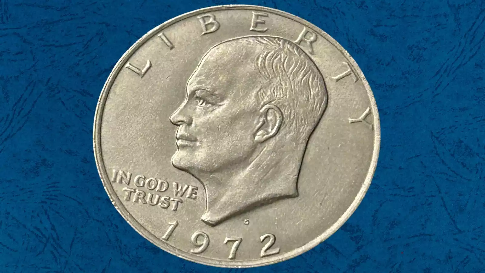 1972 Eisenhower dollar broadstrike error showing expanded diameter and spread design without collar restraint